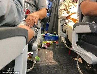 Σκληρές εικόνες από αναταράξεις σε πτήση της American Airlines από την Αθήνα στην Φιλαδέλφεια των ΗΠΑ (φωτό, βίντεο)